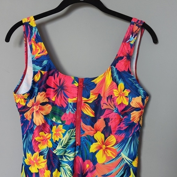 Vintage floral bathing suit. No brand. Zipper front. Women's XL bathing suit. - Picture 3 of 5